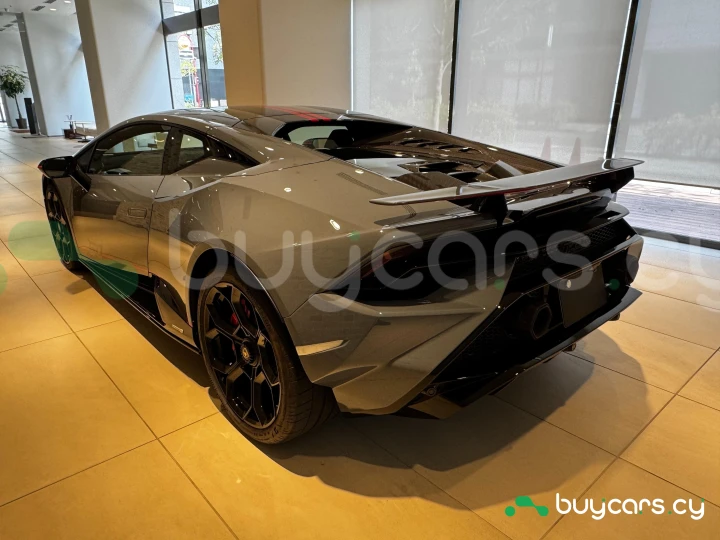 Lamborghini Huracan Grey