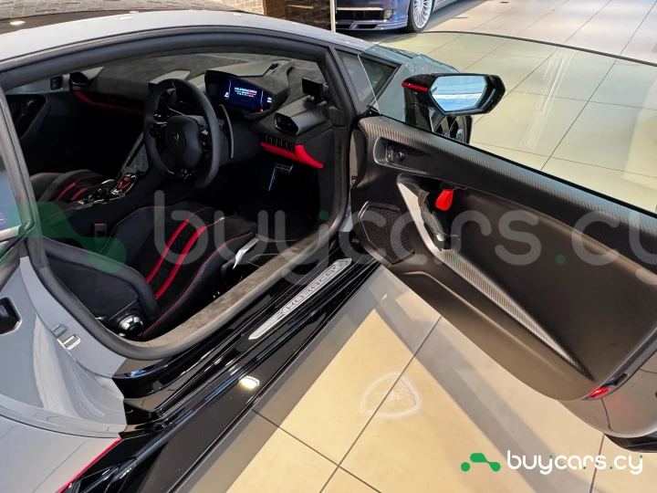 Lamborghini Huracan Grey
