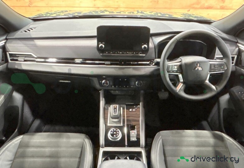 Mitsubishi Outlander Черный