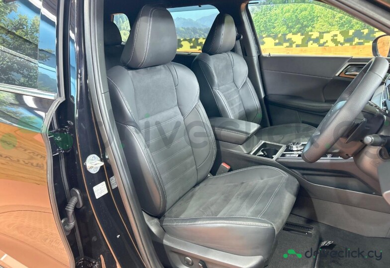 Mitsubishi Outlander Черный
