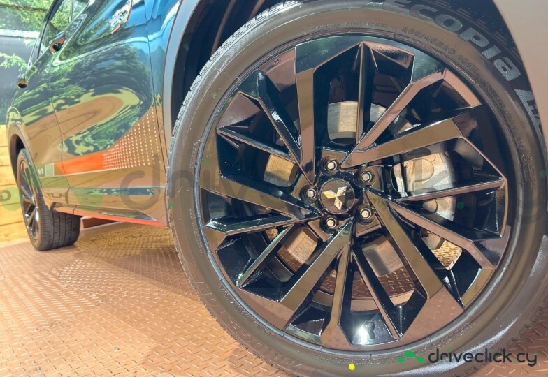 Mitsubishi Outlander Черный