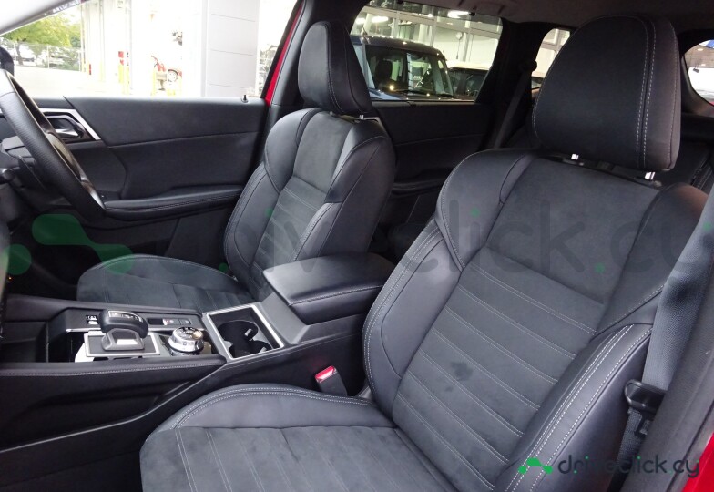 Mitsubishi Outlander Красный