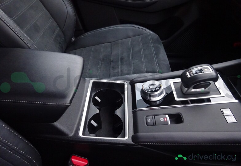 Mitsubishi Outlander Красный