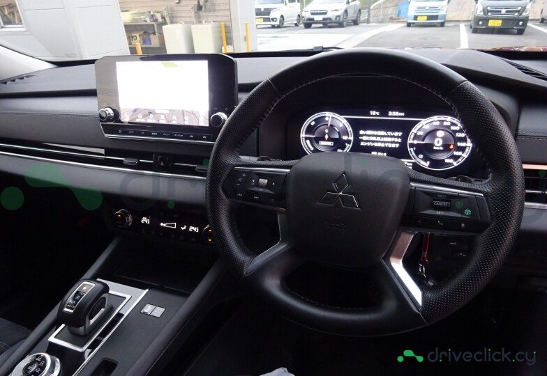Mitsubishi Outlander Красный