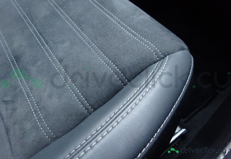 Mitsubishi Outlander Красный