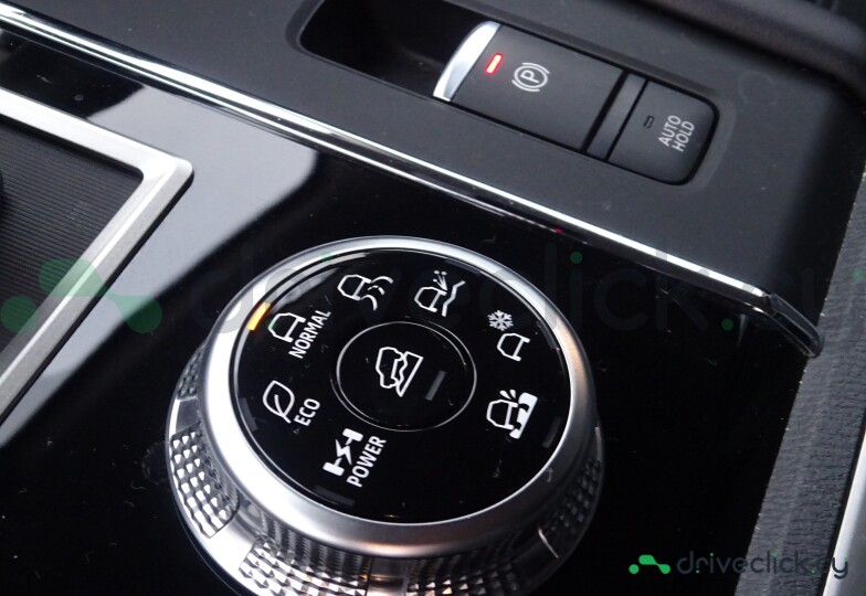 Mitsubishi Outlander Красный