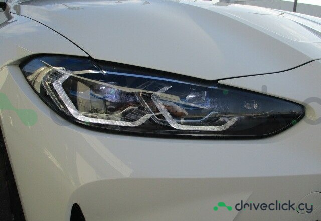 BMW M4 White
