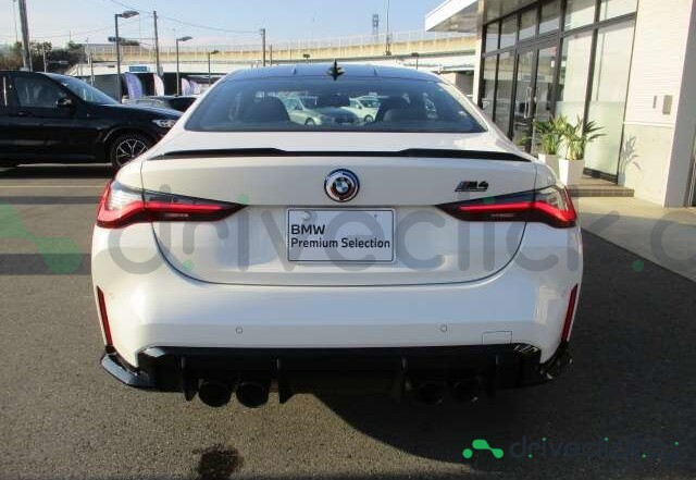 BMW M4 White