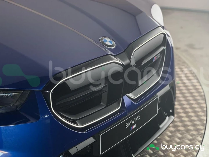 BMW M5 Синий