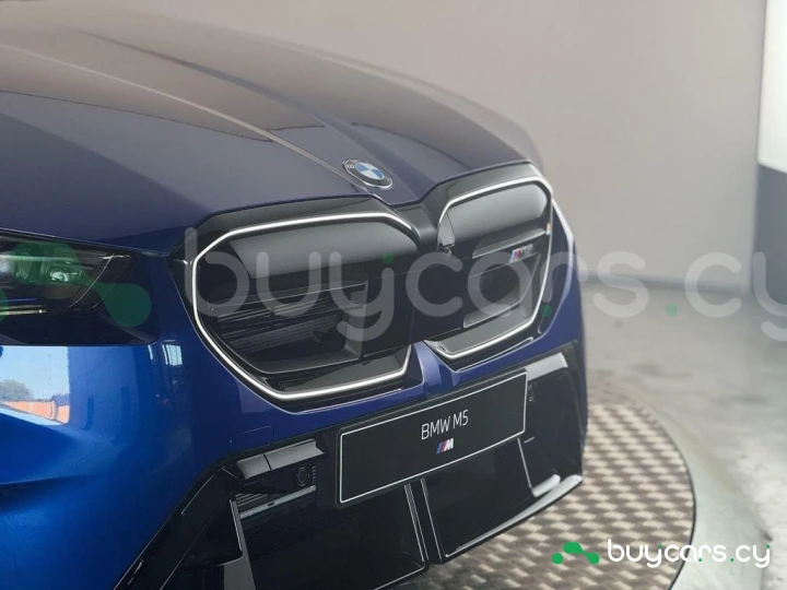 BMW M5 Синий