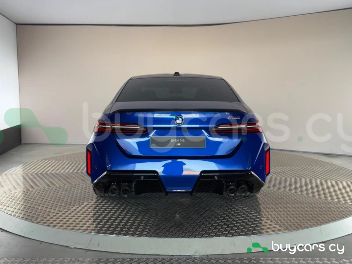 BMW M5 Синий