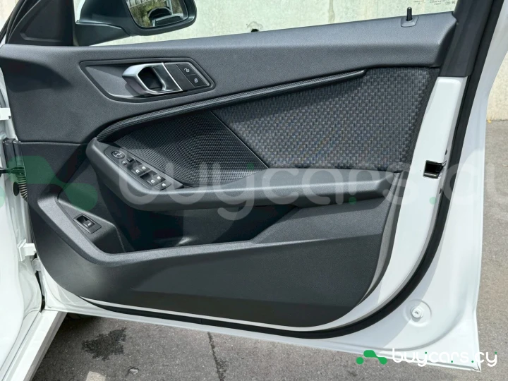 BMW 1 series Белый
