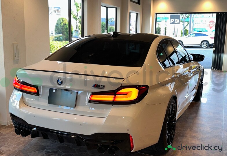 BMW M5 White