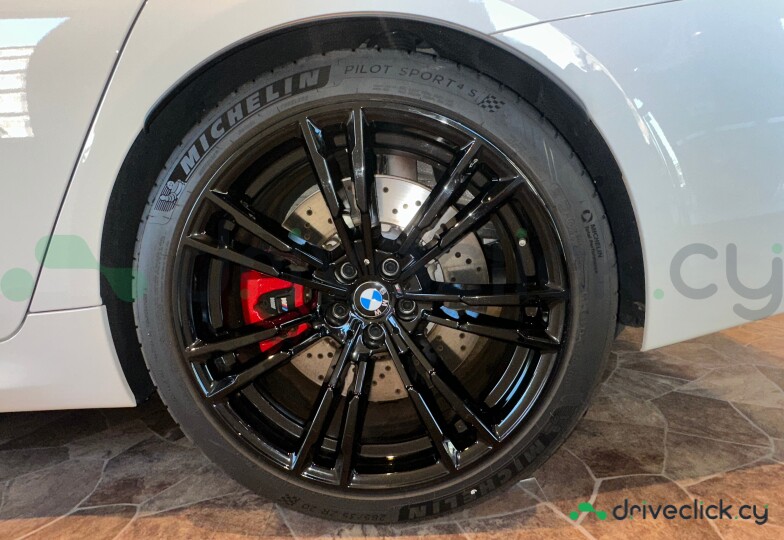 BMW M5 White