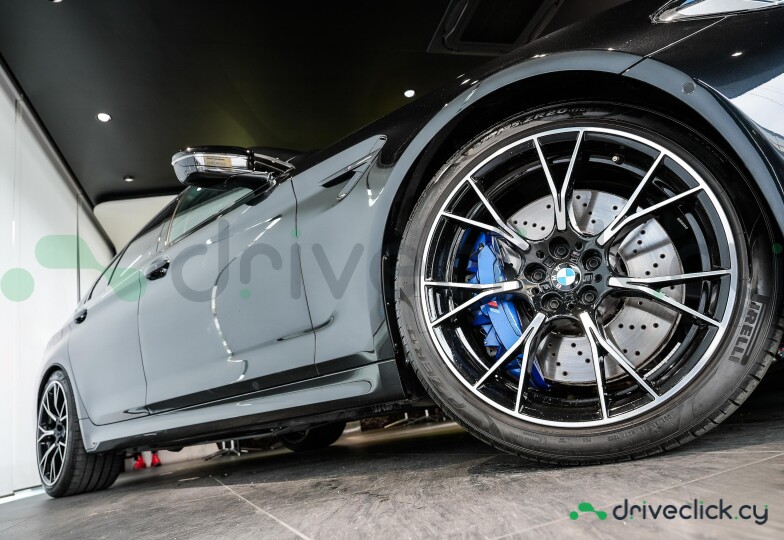 BMW M5 Black