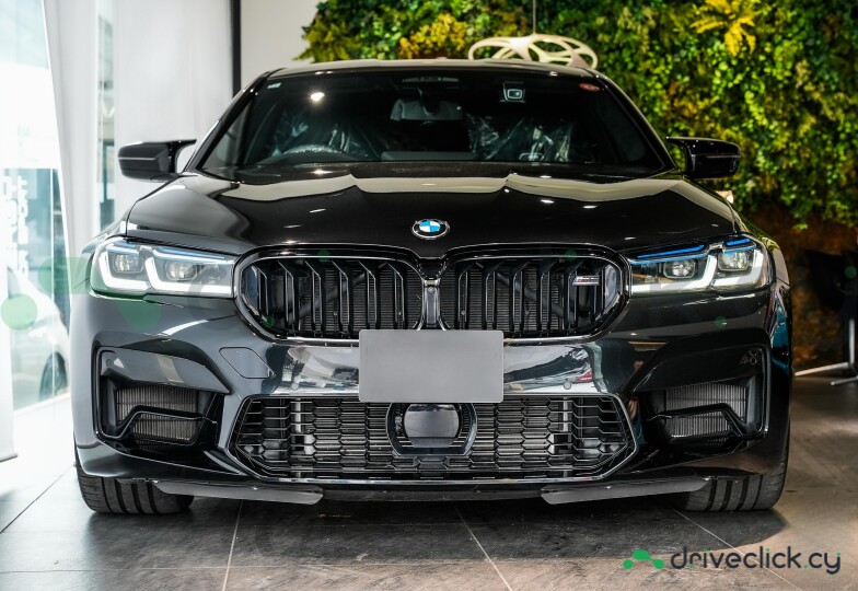 BMW M5 Black