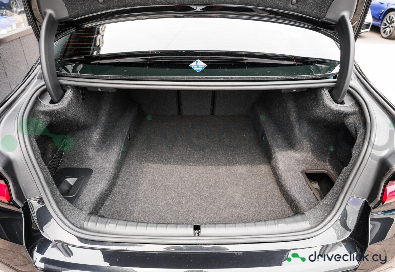 BMW M5 Black
