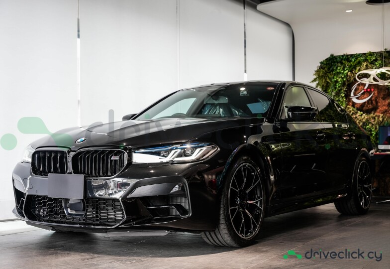 BMW M5 Black