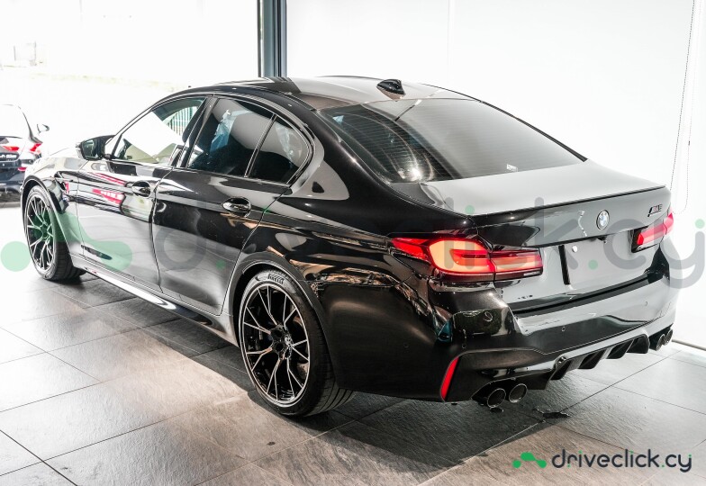 BMW M5 Black
