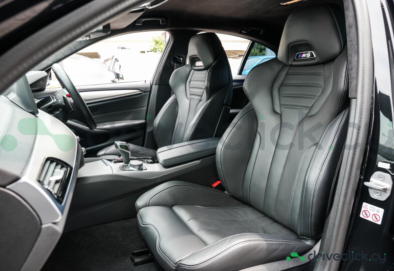 BMW M5 Black