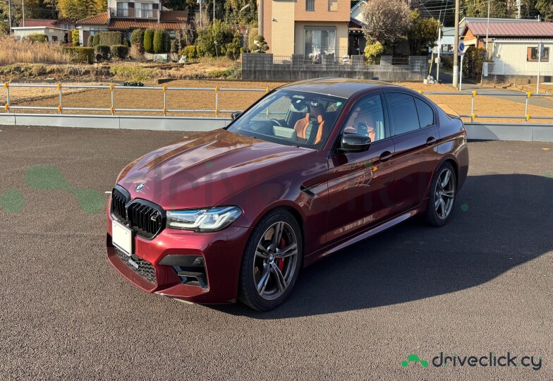BMW M5 Красный