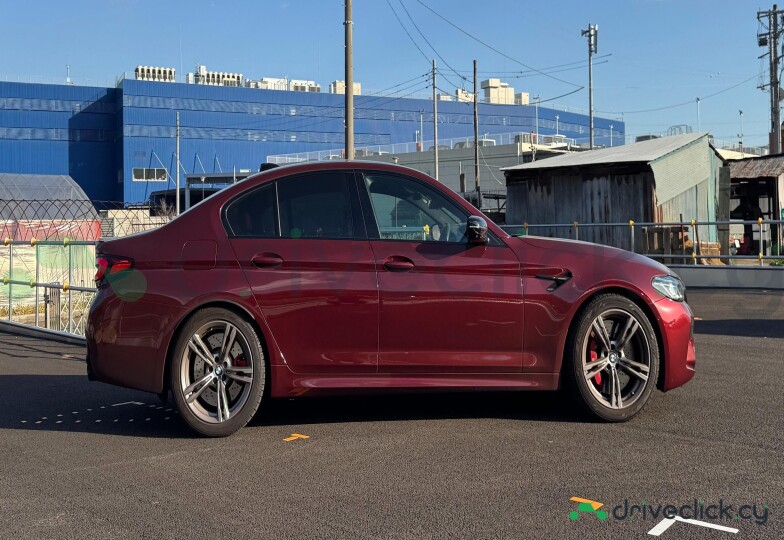 BMW M5 Красный
