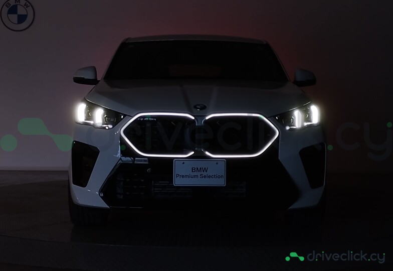BMW X2 White