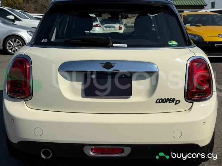 Mini Hatch White