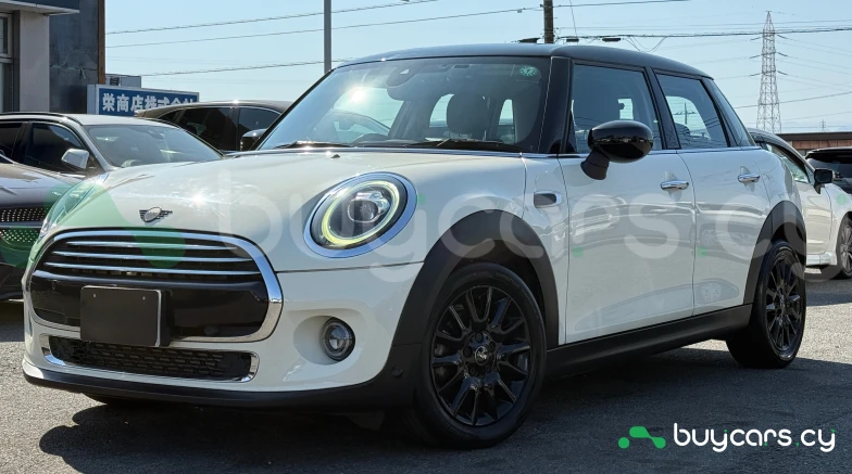 Mini Hatch White