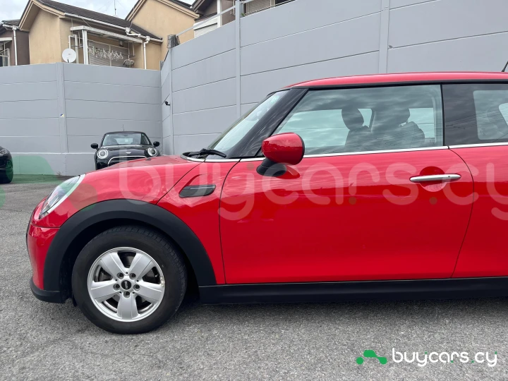 Mini Hatch Red