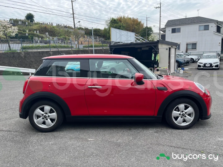 Mini Hatch Red