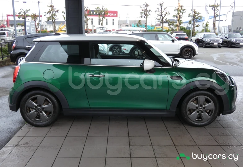 Mini Hatch Green