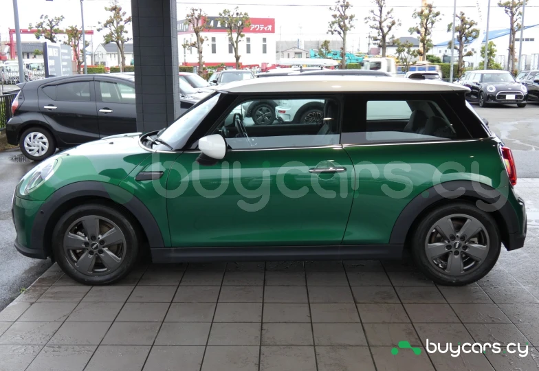 Mini Hatch Green