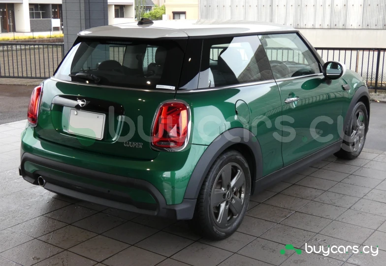 Mini Hatch Green