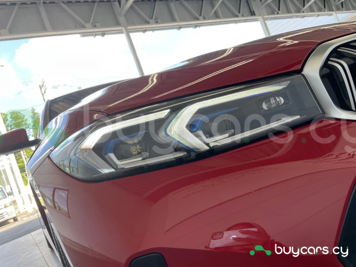 BMW 3 series Красный