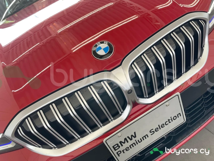 BMW 3 series Красный