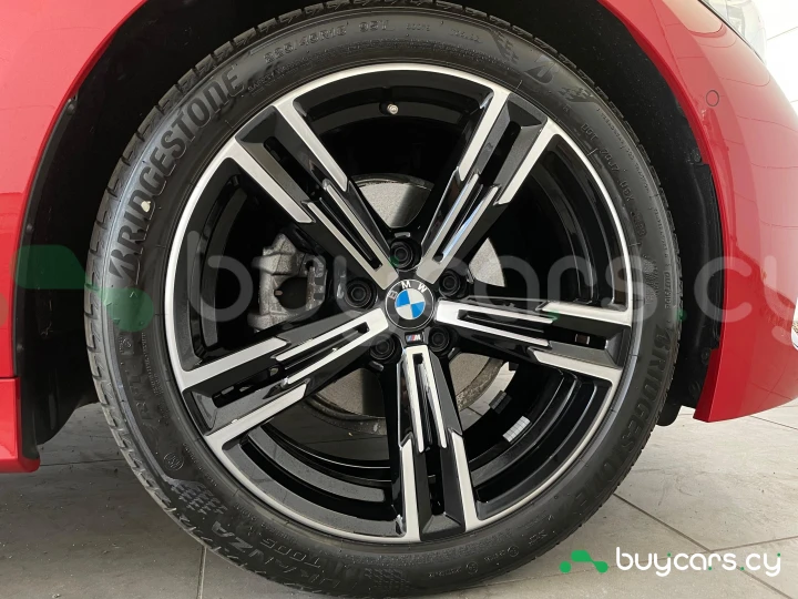 BMW 3 series Красный