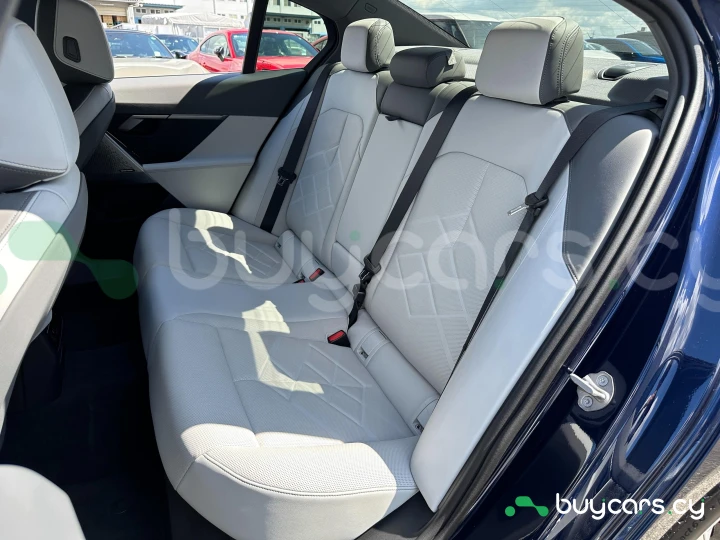 BMW 5 series Синий