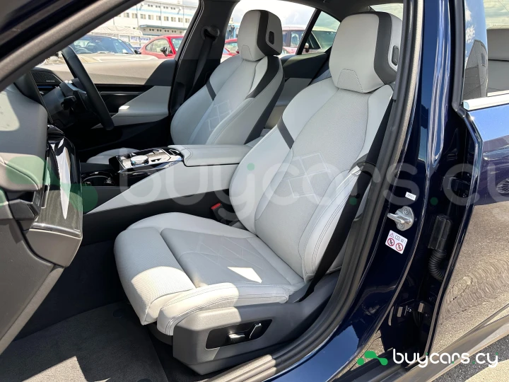 BMW 5 series Синий