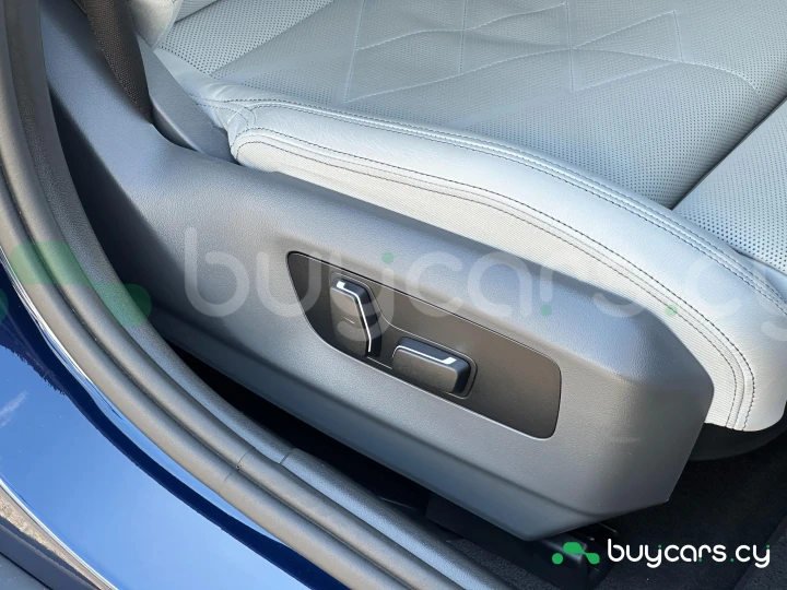 BMW 5 series Синий