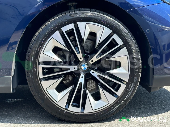 BMW 5 series Синий