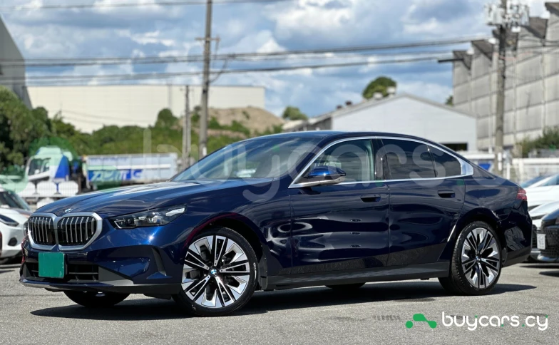 BMW 5 series Синий