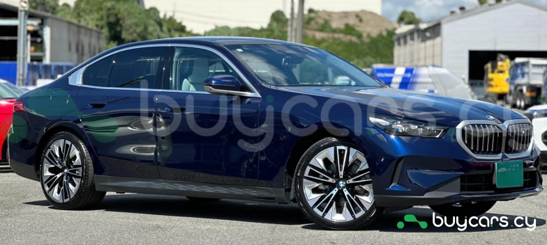 BMW 5 series Синий