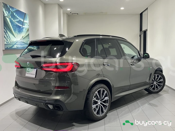 BMW X5 Серый