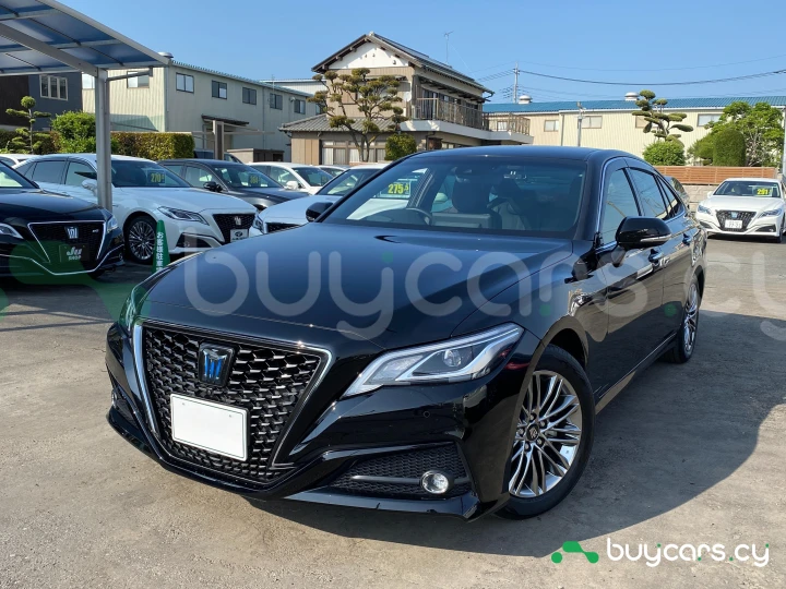 Toyota Crown Черный