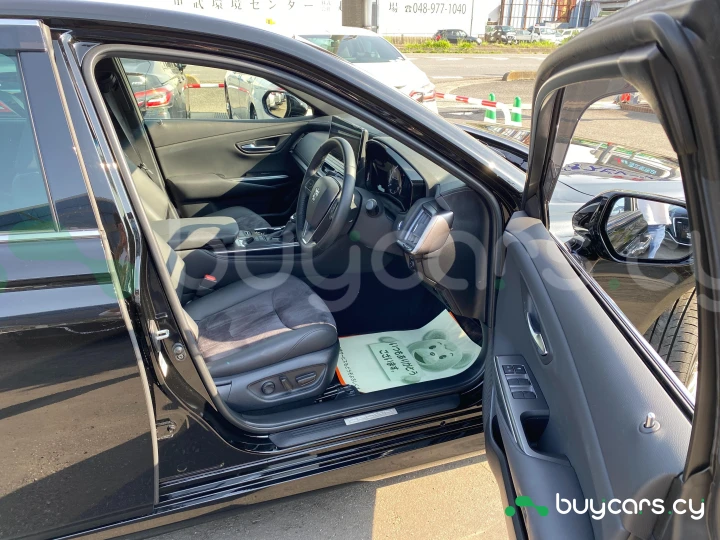 Toyota Crown Черный