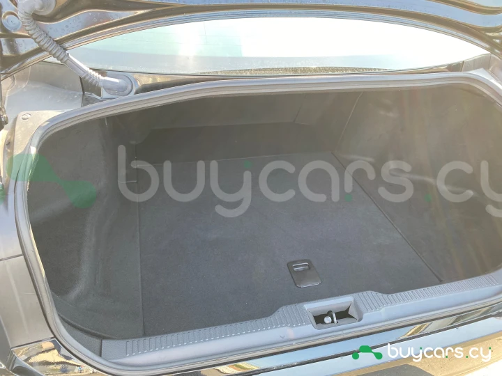 Toyota Crown Черный