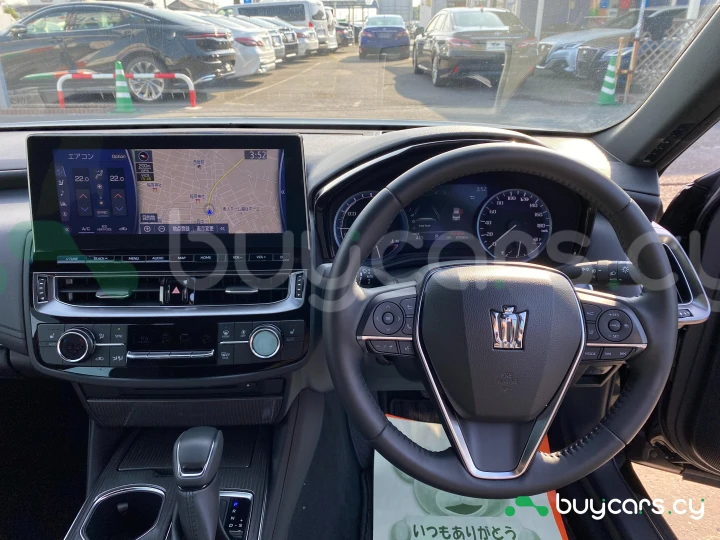 Toyota Crown Черный