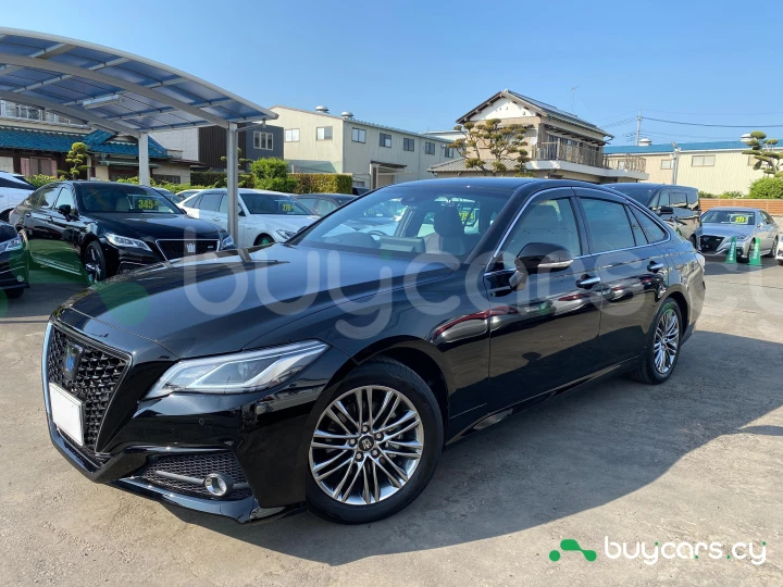 Toyota Crown Черный