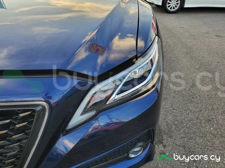 Toyota Crown Синий